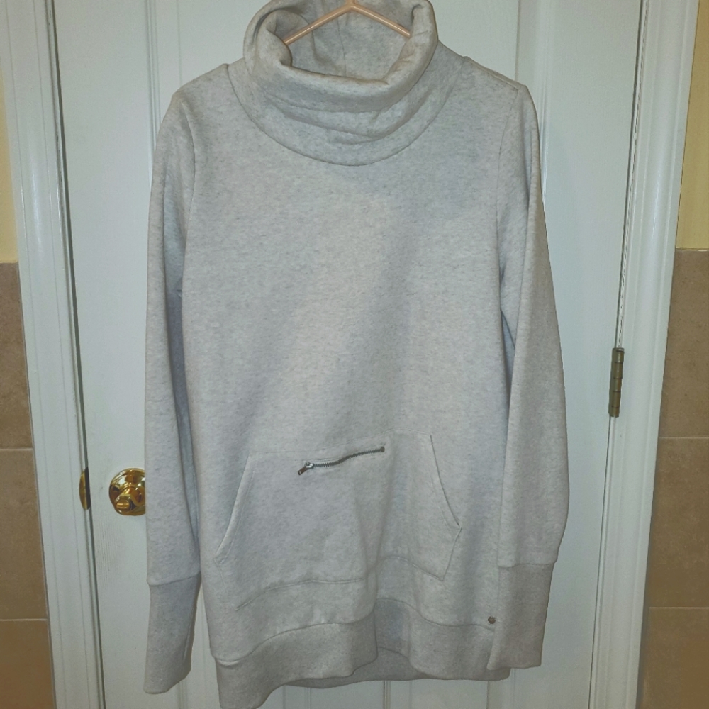 Zaylee Pullover (Fabletics)